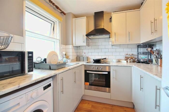 2 Bedroom Flat To Rent In Taylor Close, Marygold House Taylor Close, TW3