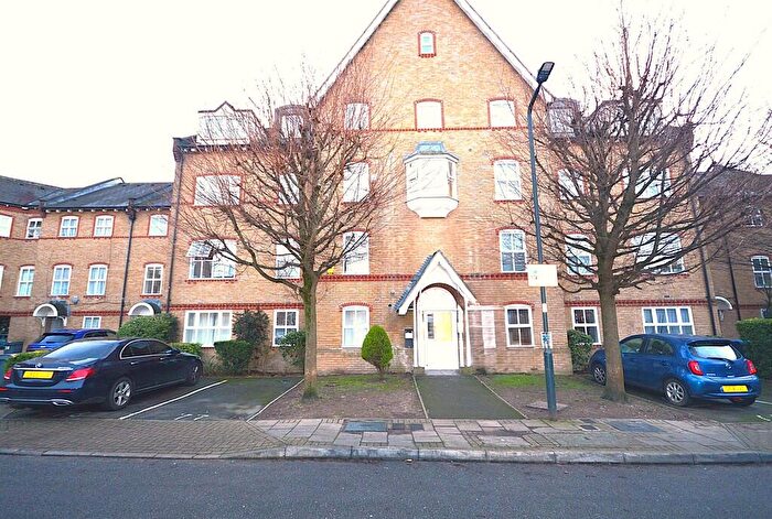 2 Bedroom Apartment For Sale In Chamberlayne Avenue, Wembley, HA9