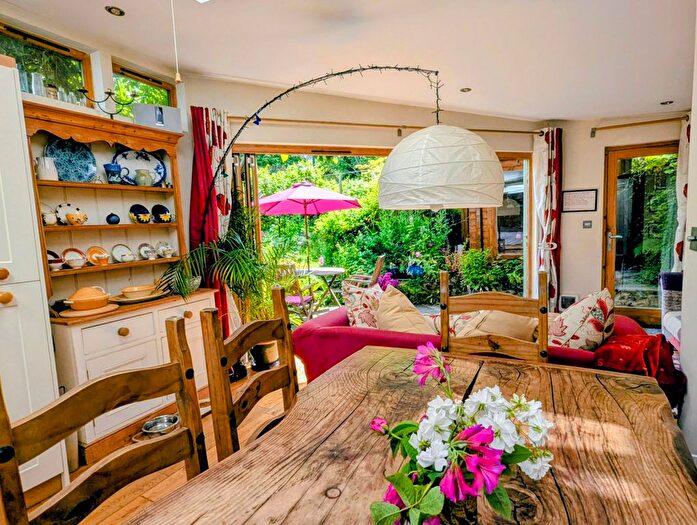 2 Bedroom Semi-Detached House For Sale In Vineyard Hill, Totnes, TQ9