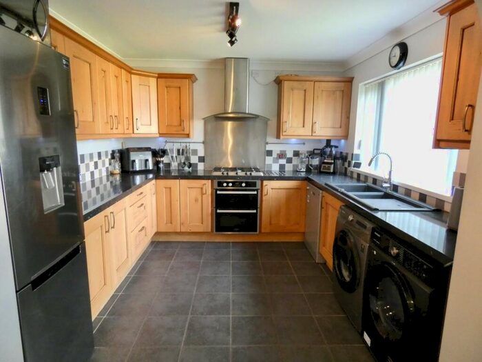 4 Bedroom SemiDetached House For Sale In Parkhead Road, Brampton, CA8