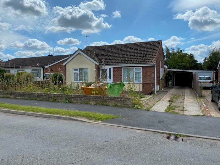 3 Bedroom Detached Bungalow For Sale In Oak Road, Stowupland