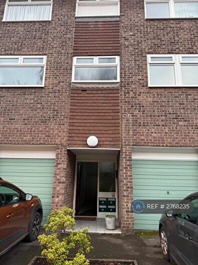 2 Bedroom Flat To Rent In Warren Close, Bramhall, Stockport, SK7
