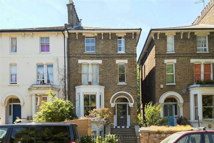 1 Bedroom Flat To Rent In Navarino Road, Hackney, London, E8