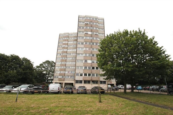 2 Bedroom Flat For Sale In Mansel Close, Leigh On Sea, SS9