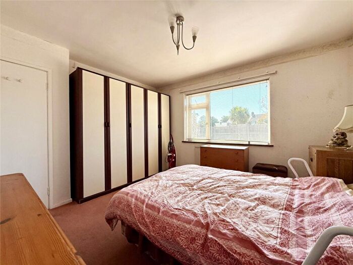1 Bedroom Apartment For Sale In Dorset Road, Christchurch, Dorset, BH23