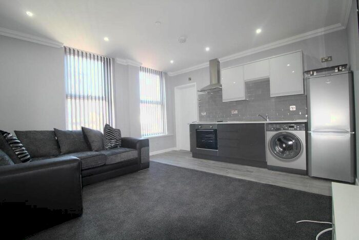 1 Bedroom Flat To Rent In Richmond Road, Plasnewydd, Cardiff, CF24