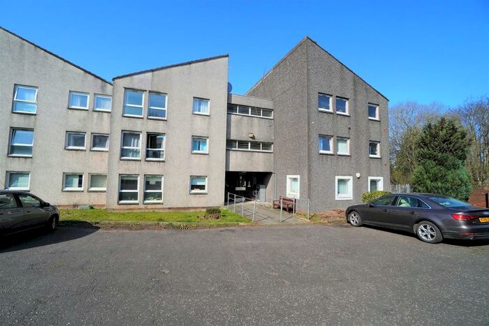 2 Bedroom Apartment To Rent In Gowanbrae, Lenzie, G66