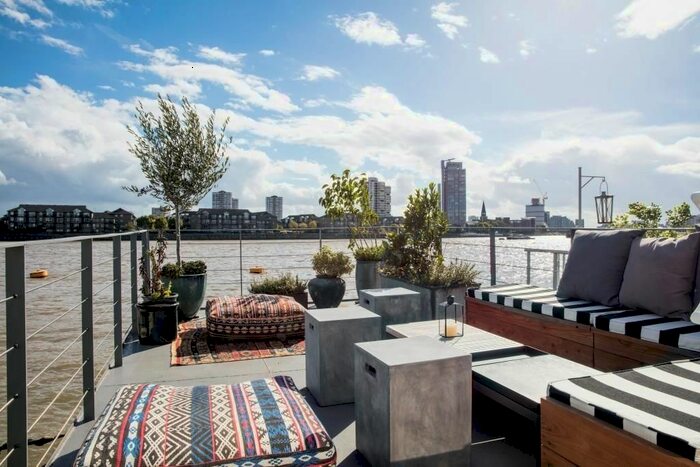 1 Bedroom Houseboat To Rent In Cheyne Walk, Chelsea, SW10