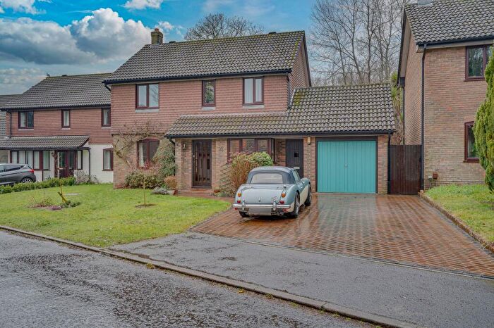 4 Bedroom Detached House For Sale In The Paddock, Eastleigh, SO50