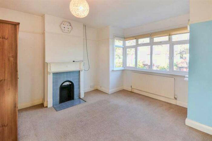 1 Bedroom Flat To Rent In Hazelwood Avenue, Morden, SM4