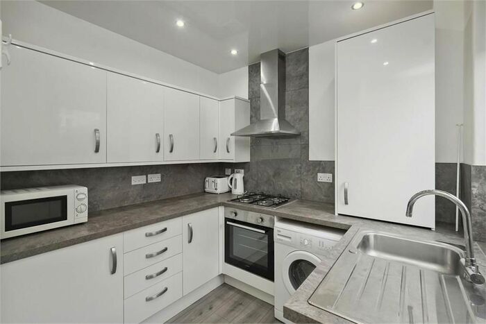 2 Bedroom Flat To Rent In St Clair Road, Edinburgh, EH6