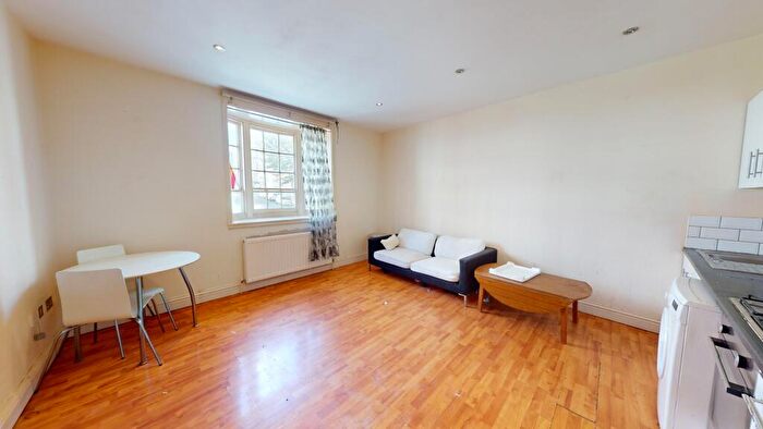 1 Bedroom Flat To Rent In Western Road, Hove, BN3