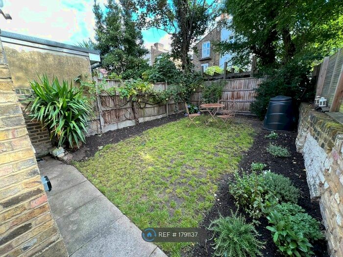 1 Bedroom Flat To Rent In Dalberg Road, London, SW2