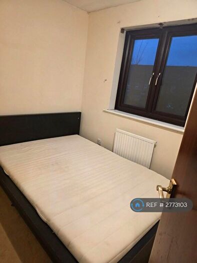 2 Bedroom Terraced House To Rent In Hazelwood Park Close, Chigwell, IG7