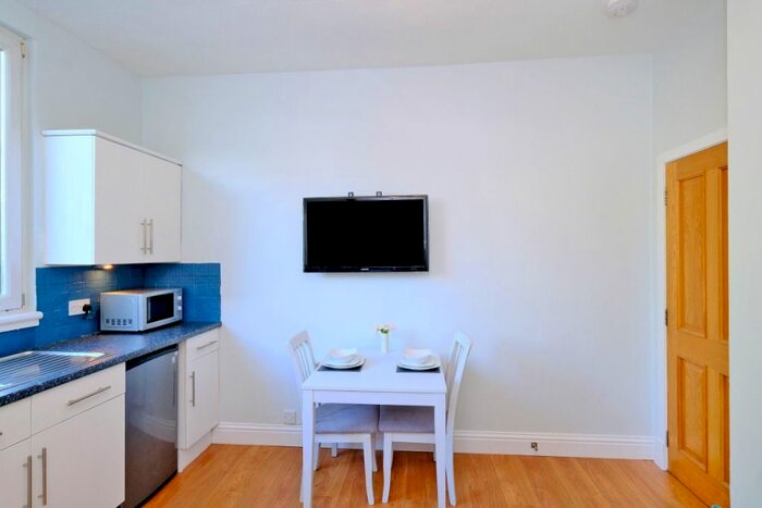1 Bedroom Flat To Rent In Granton Place, City Centre, Aberdeen, AB10