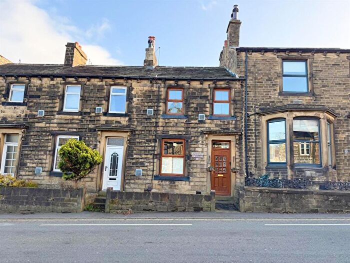 3 Bedroom Terraced House For Sale In Station Road, Steeton, BD20
