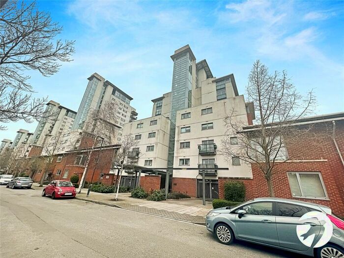 2 Bedroom Flat To Rent In Erebus Drive, Thamesmead, London, SE28