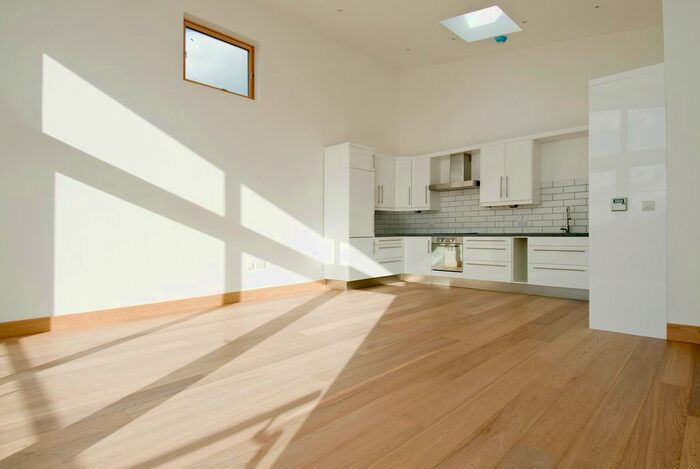 1 Bedroom Flat To Rent In Latimer Road, London, Uk, W10