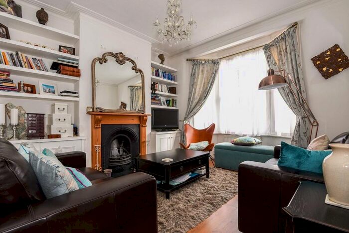 1 Bedroom Flat To Rent In Steerforth Street, London, SW18