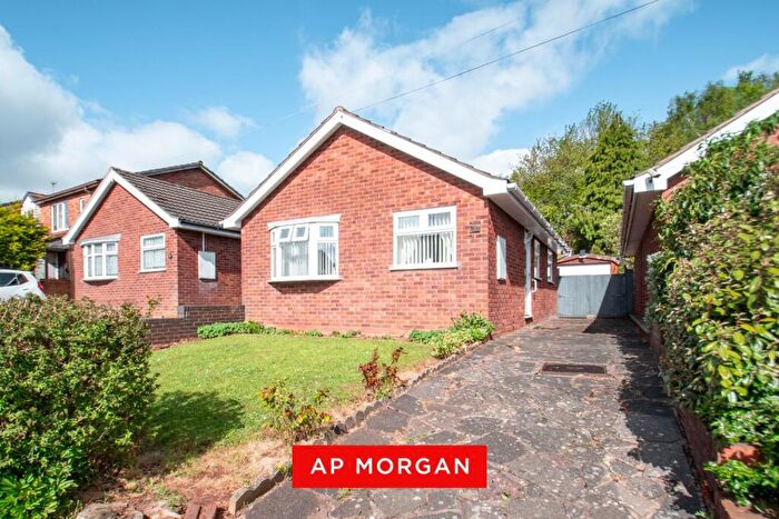 2 Bedroom Bungalow For Sale In Ragees Road, Kingswinford, Dudley, West Midlands, DY6