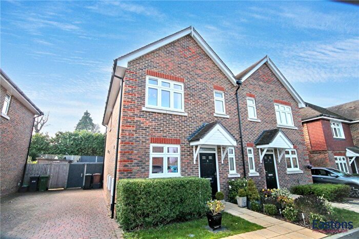 3 Bedroom Semi Detached House For Sale In Chestnut Way, Epsom, KT17