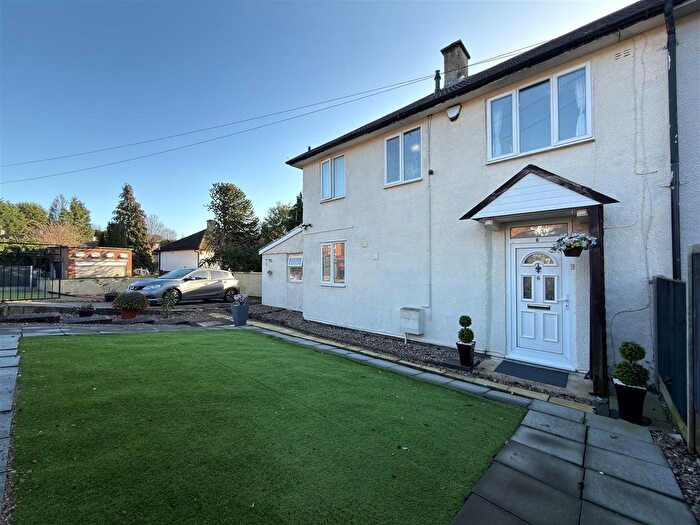 3 Bedroom Semi Detached House For Sale In Hipwell Crescent, Leicester, LE4