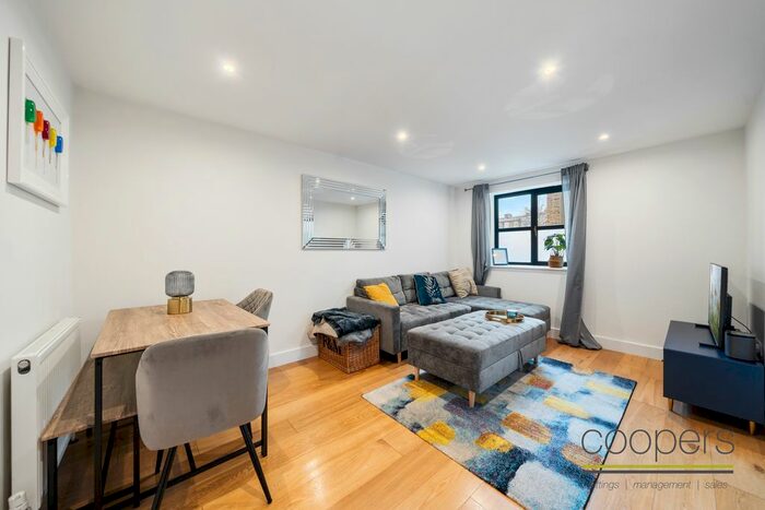 1 Bedroom Flat To Rent In Argyll Close, London, SW9