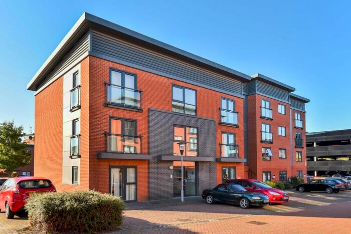 1 Bedroom Flat To Rent In Banbury, Oxfordshire, OX16