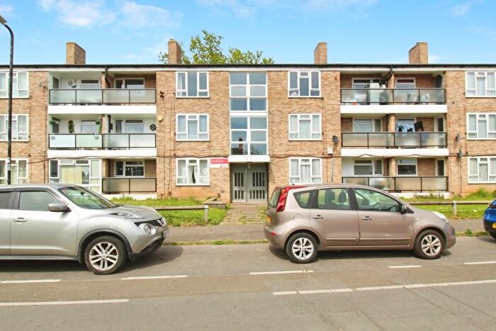 2 Bedroom Flat For Sale In Maryside, Langley, SL3