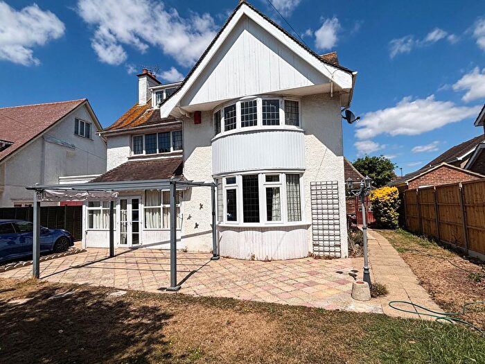 5 Bedroom Detached House For Sale In The Avenue, Aldwick, Bognor Regis, PO21