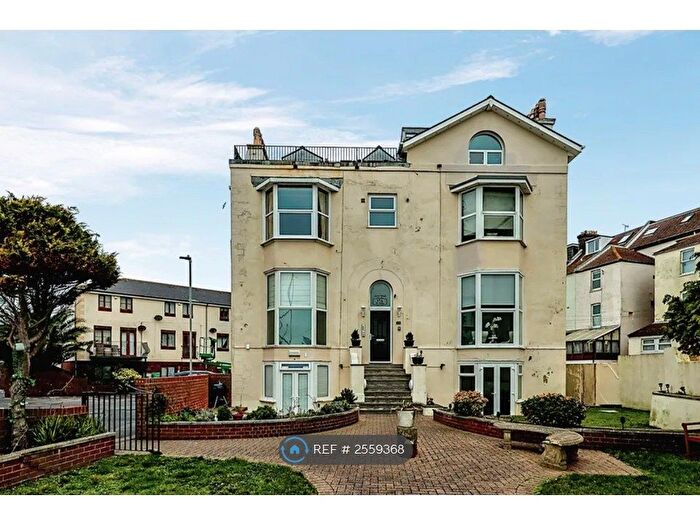 2 Bedroom Flat To Rent In South Parade, Portsmouth, PO4