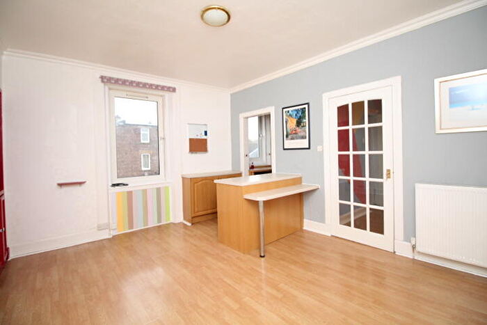 2 Bedroom Flat To Rent In A East King Street, Flat / Helensburgh, G84