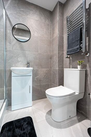 1 Bedroom Studio To Rent In Room, Burton Road, DE23