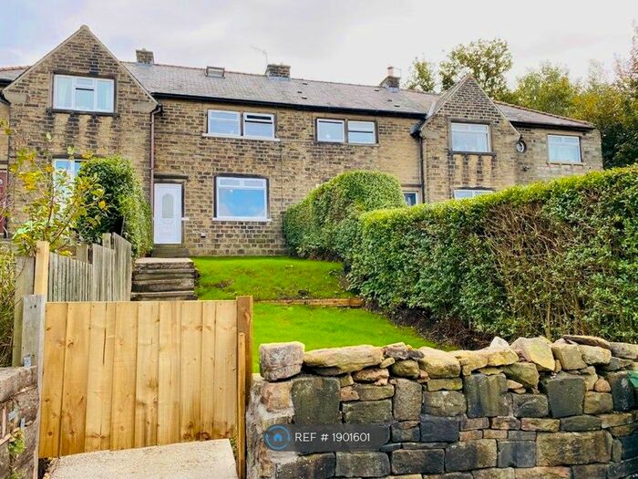 3 Bedroom Terraced House To Rent In Woods Avenue, Huddersfield, HD7