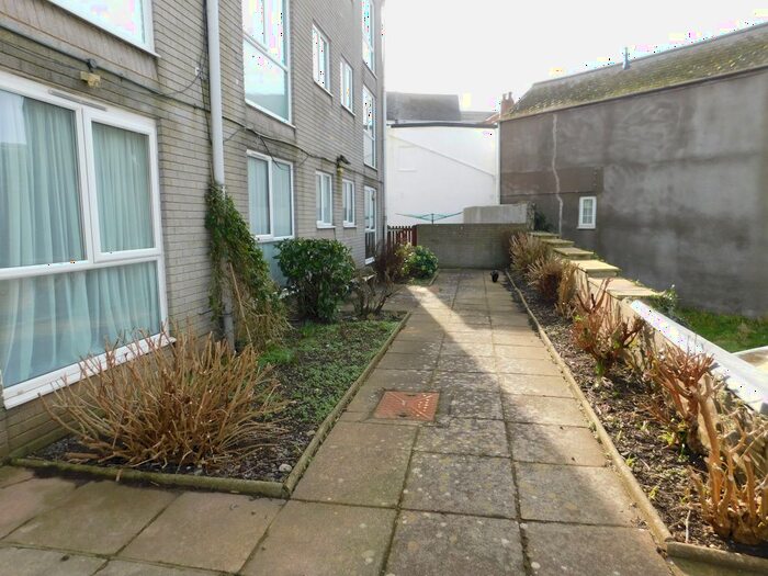 2 Bedroom Flat To Rent In Victoria Road, Ilfracombe, EX34