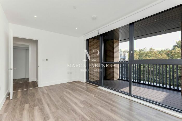 2 Bedroom Flat To Rent In Spruce House, Whitebeam Way, London, SE10