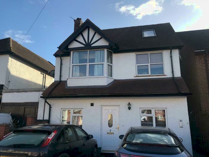 1 Bedroom Apartment To Rent In Cinnaminta Road, Headington, OX3