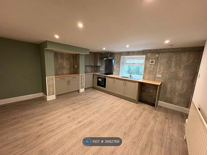 2 Bedroom Terraced House To Rent In Batley Buildings, Marsh, Huddersfield, HD1