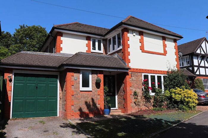 3 Bedroom Detached House To Rent In Woodview Close, High Wycombe, HP12