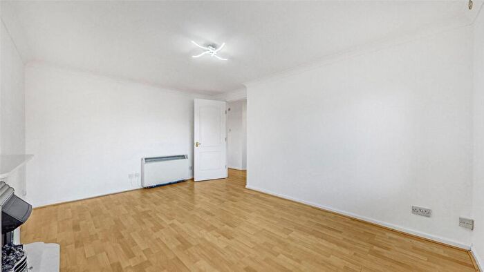 2 Bedroom Apartment For Sale In Spoolers Road, Paisley, PA1