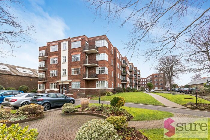 2 Bedroom Flat To Rent In Fairways, Dyke Road, Brighton, BN1