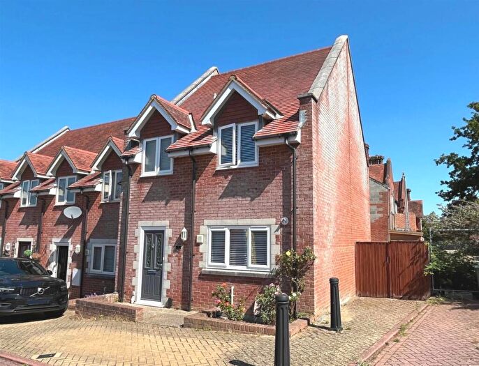 3 Bedroom End Of Terrace House For Sale In Hospital Road, East Cowes, PO32