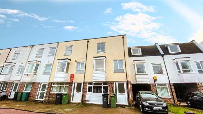 6 Bedroom Terraced House To Rent In Belmont Street, Southsea, Hampshire, PO5