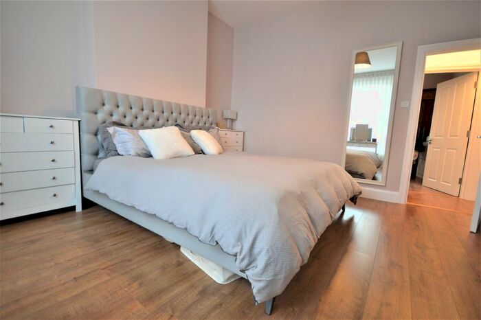 2 Bedroom Flat To Rent In Oakfield Road, London, N4