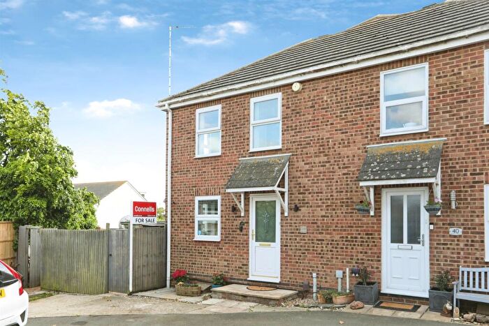 2 Bedroom End Of Terrace House For Sale In Wadham Place, Sittingbourne, ME10