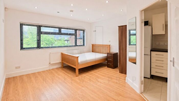 Studio To Rent In Regents Park Road, London, N3