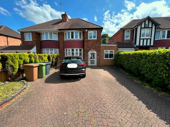 3 Bedroom Property To Rent In Thurlston Avenue, Solihull, B92