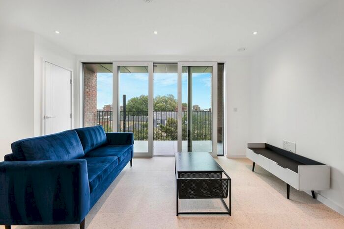 2 Bedroom Flat To Rent In Sidney Street, London, E1