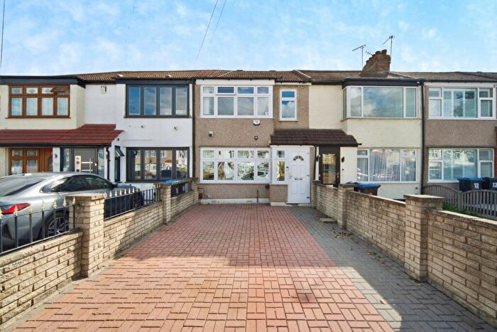 3 Bedroom Terraced House For Sale In Clydesdale, Enfield, Middlesex, EN3