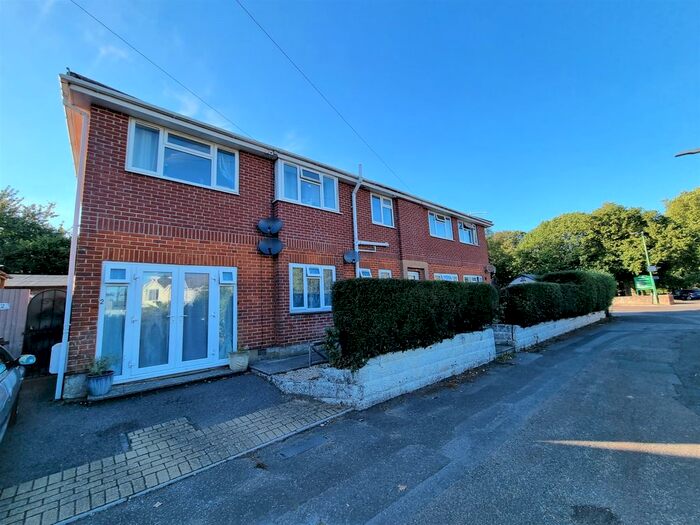 2 Bedroom Flat To Rent In Lake Road, Bournemouth BH11